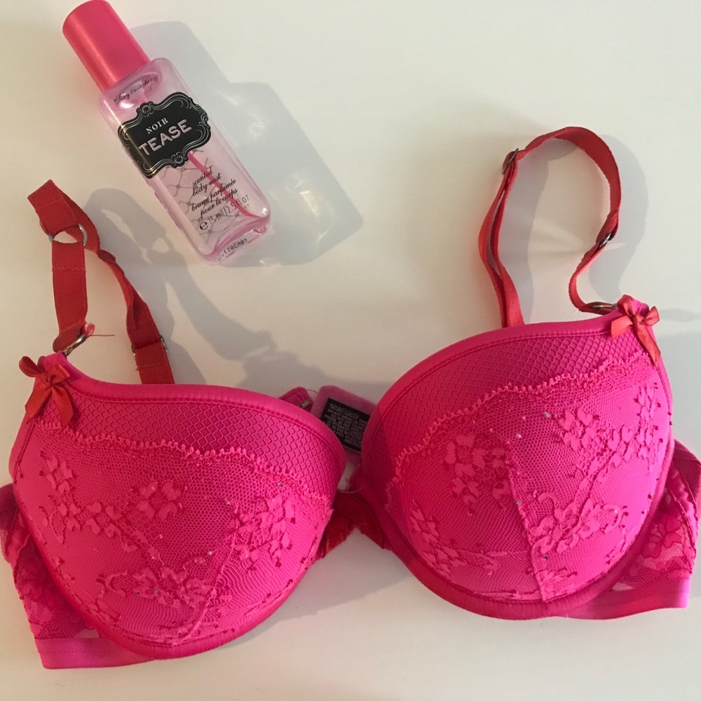 Flirty Victoria secret pushup bra